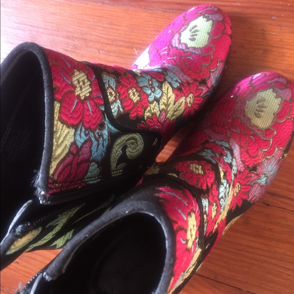 Marc Fisher Jana Boots -Size 8.5 Floral Brocade